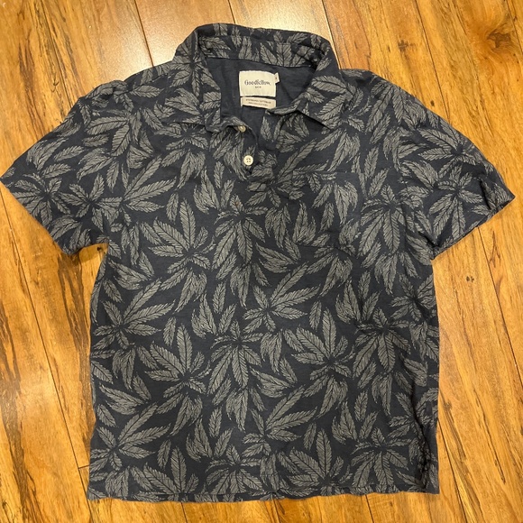 Lot of 7 men’s tees & 1 sweater - Picture 8 of 16